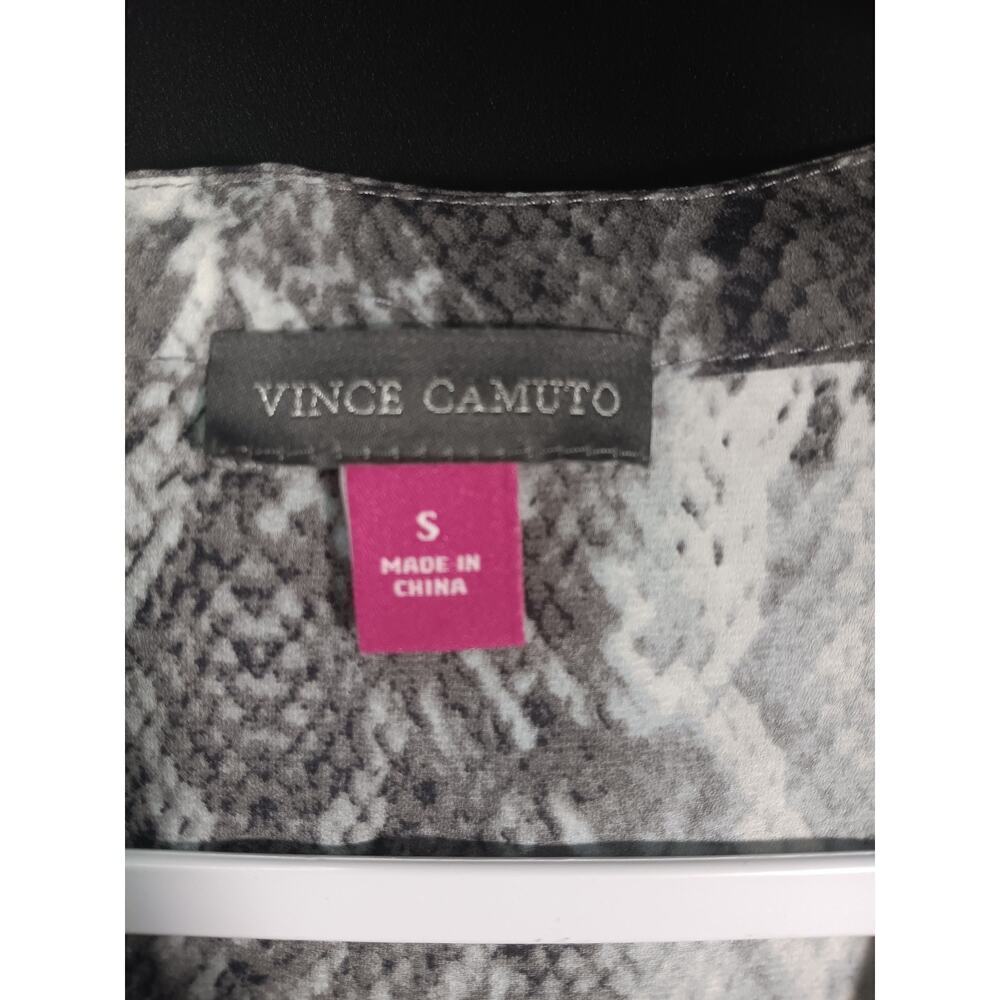 Vince Camuto Women’s Small Python Print V‑Neck Pullover Blouse 3/4 Sleeve Top - Picture 2 of 3